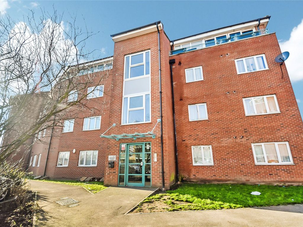 1 bed flat for sale in Bowery Court, St Mark`S Place, Dagenham, Essex RM10, £200,000