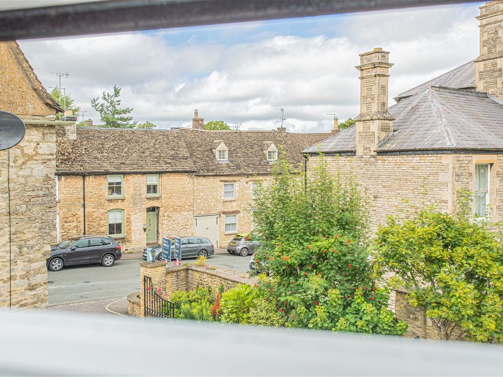 1 bed flat for sale in Market Place, Tetbury GL8, £160,000