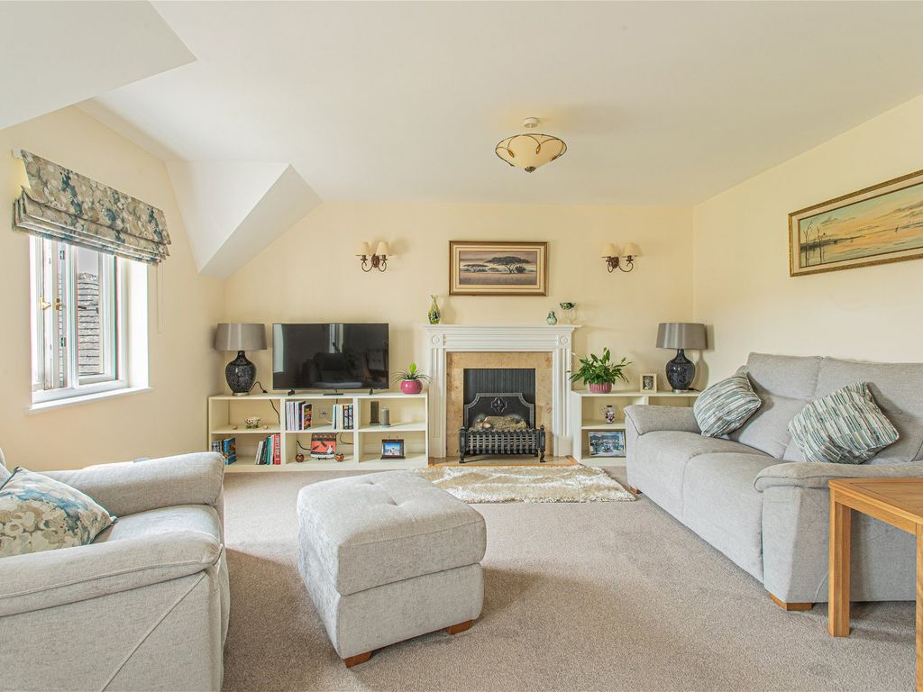 1 bed flat for sale in Market Place, Tetbury GL8, £160,000