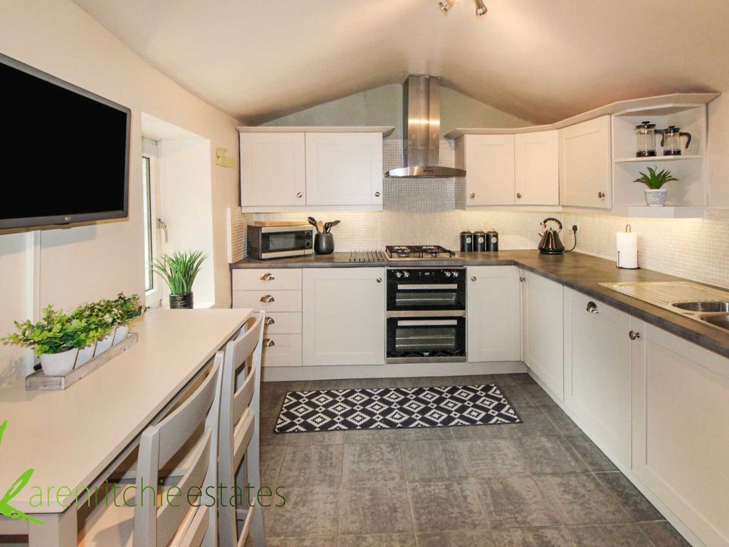 2 bed cottage for sale in Eden Street, Bolton BL1, £160,000