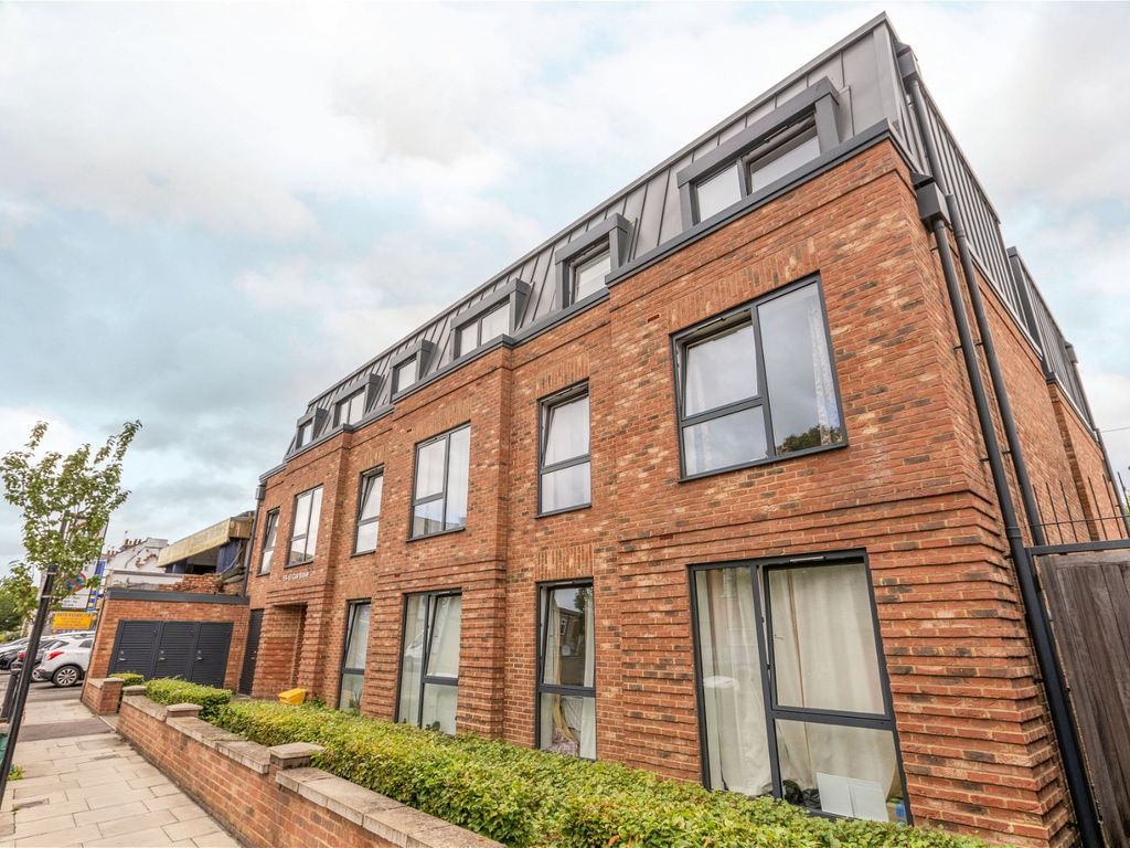 1 bed flat for sale in Oak Grove, Cricklewood NW2, £300,000
