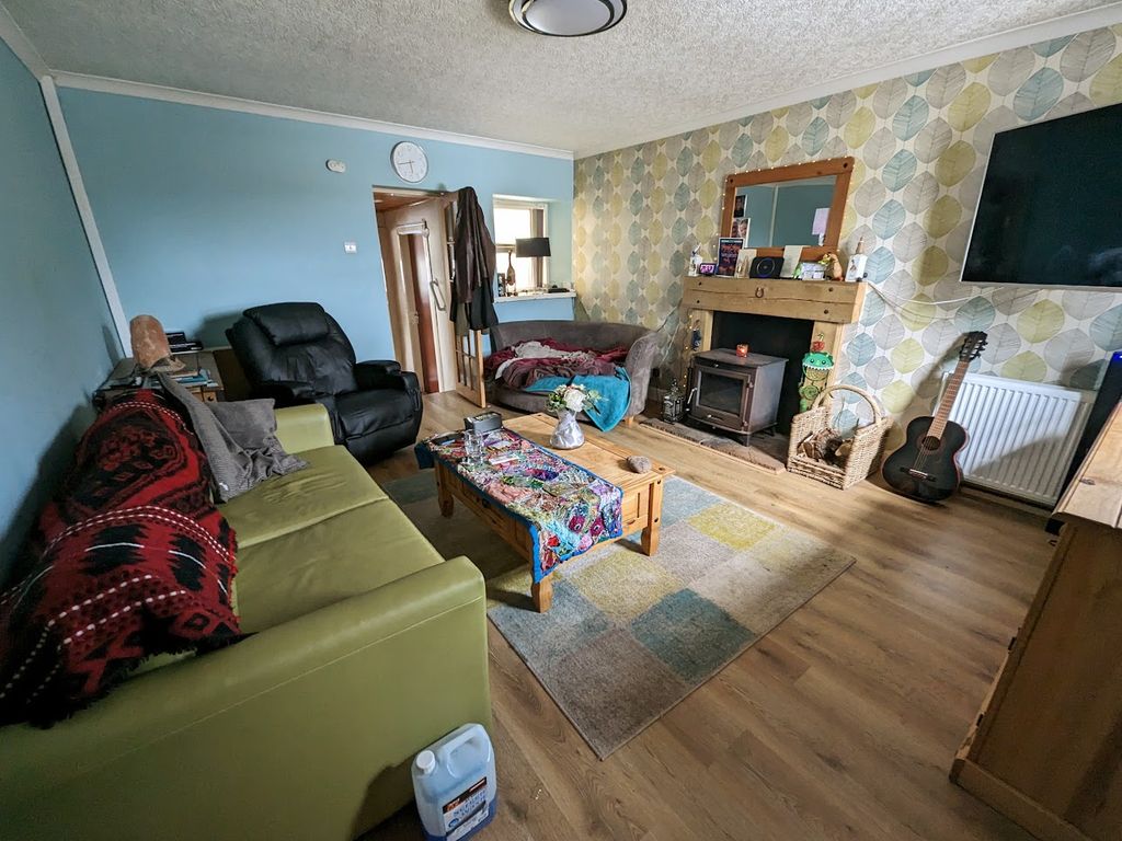 2 bed cottage for sale in 69 Closeburn, Thornhill DG3, £90,000