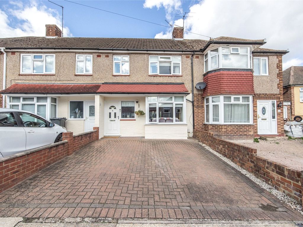 3 bed terraced house for sale in Bramley Rise, Rochester, Kent ME2, £325,000