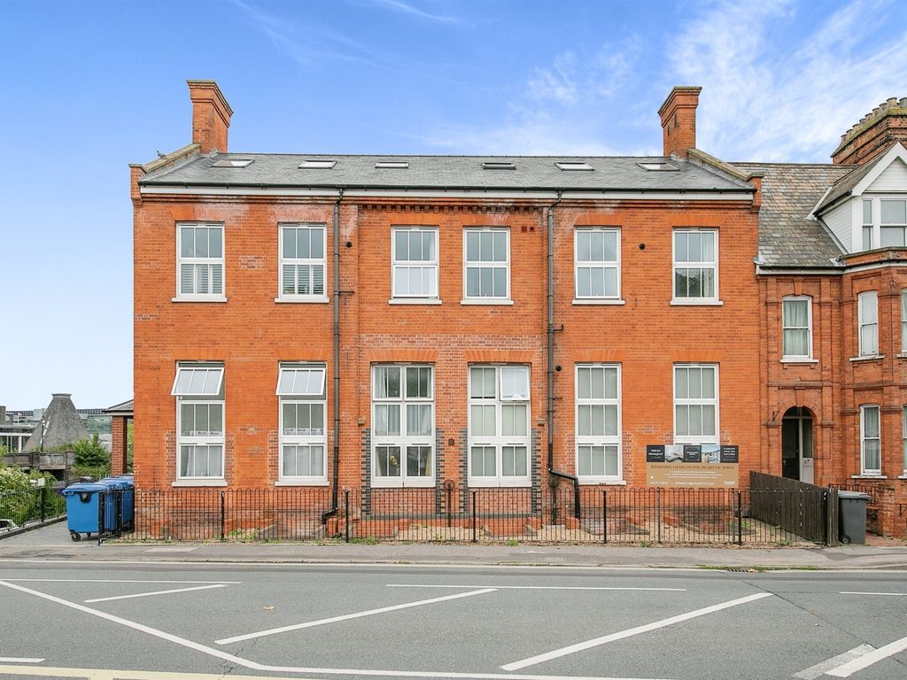 2 bed flat for sale in Burrell Road, Ipswich IP2, £195,000