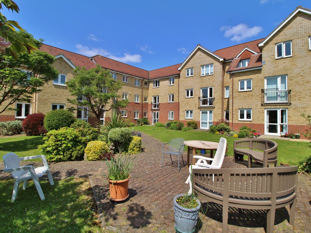 1 bed flat for sale in Havant Road, Cosham, Portsmouth PO6, £150,000