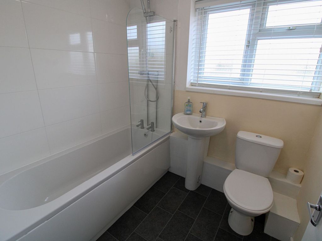 3 bed maisonette for sale in Stratford Road, Shirley, Solihull B90, £170,000