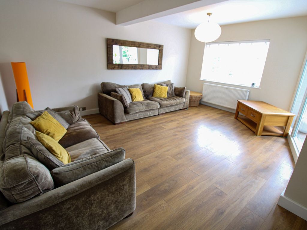 3 bed maisonette for sale in Stratford Road, Shirley, Solihull B90, £170,000