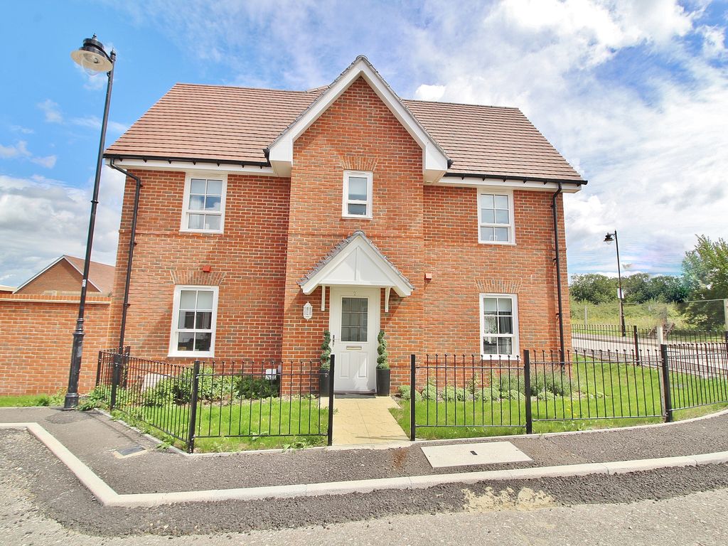 3 bed property for sale in Dean Drive, Waterlooville PO7, £132,000