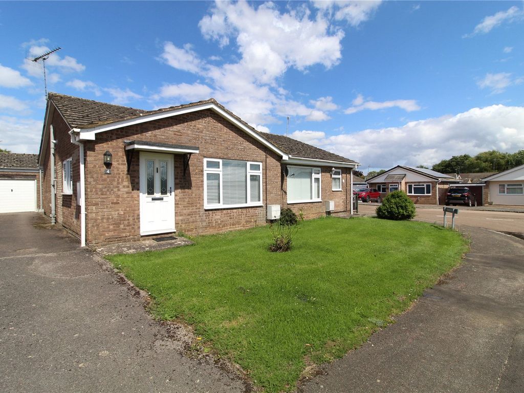 2 bed bungalow for sale in Dryden Close, Woodford Halse, Northamptonshire NN11, £295,000