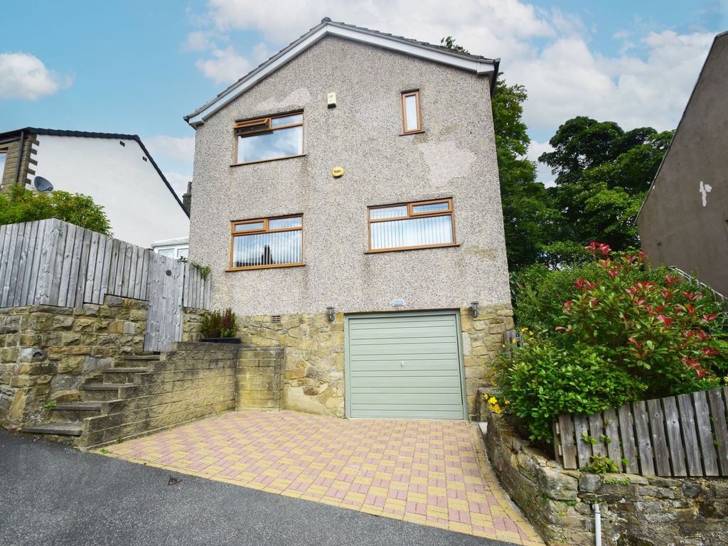 3 bed detached house for sale in Apsley Street, Oakworth, Keighley, West Yorkshire BD22, £260,000