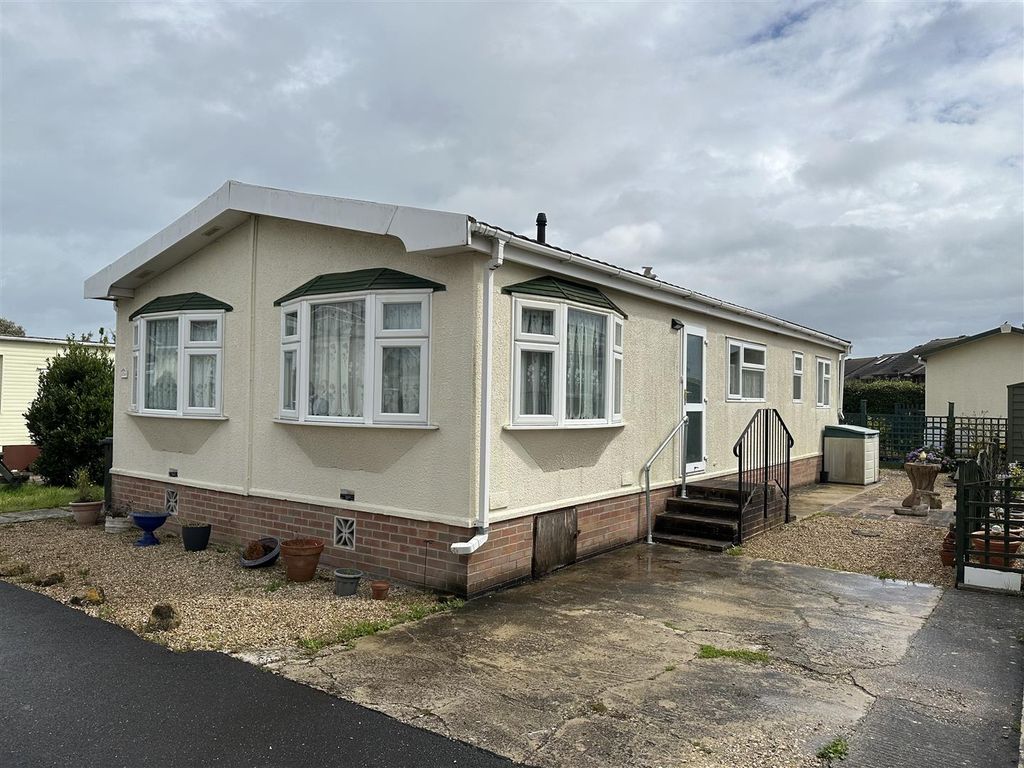 2 bed mobile/park home for sale in Putton Lane, Chickerell, Weymouth DT3, £160,000