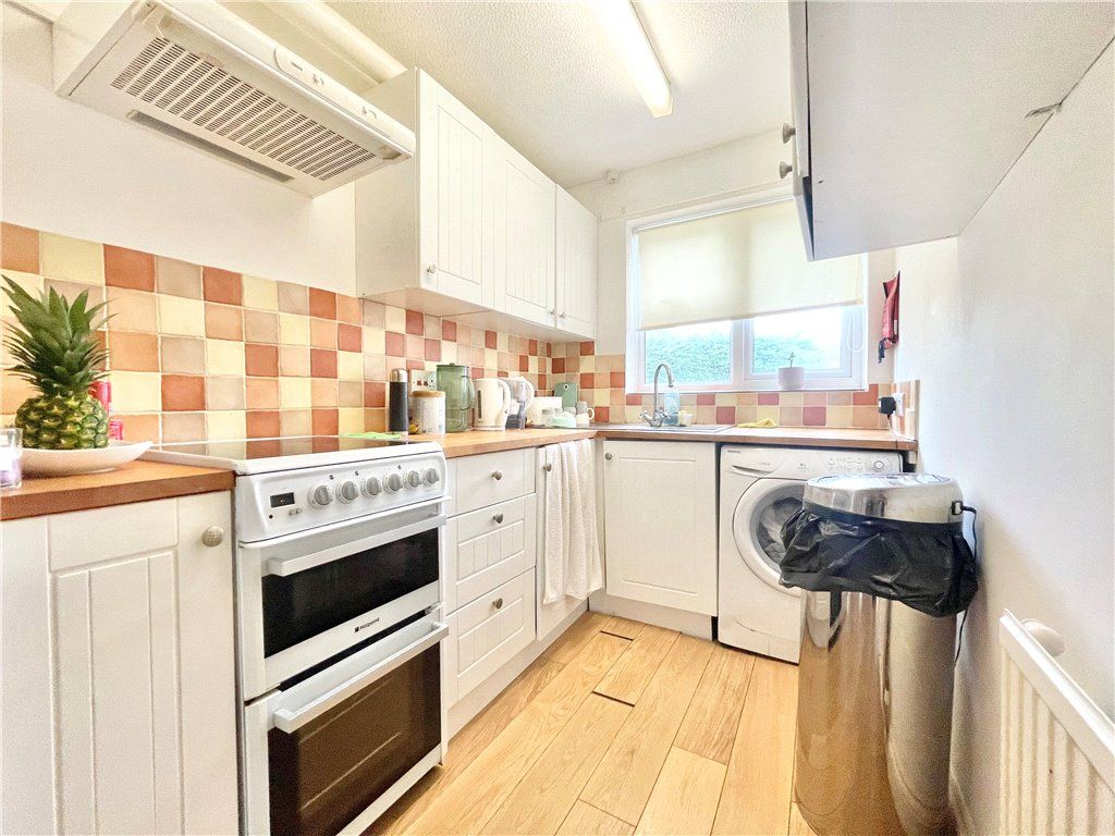 1 bed maisonette for sale in Dowding Court, Lyon Road, Crowthorne RG45, £199,000