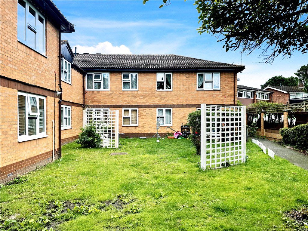 1 bed maisonette for sale in Dowding Court, Lyon Road, Crowthorne RG45, £199,000