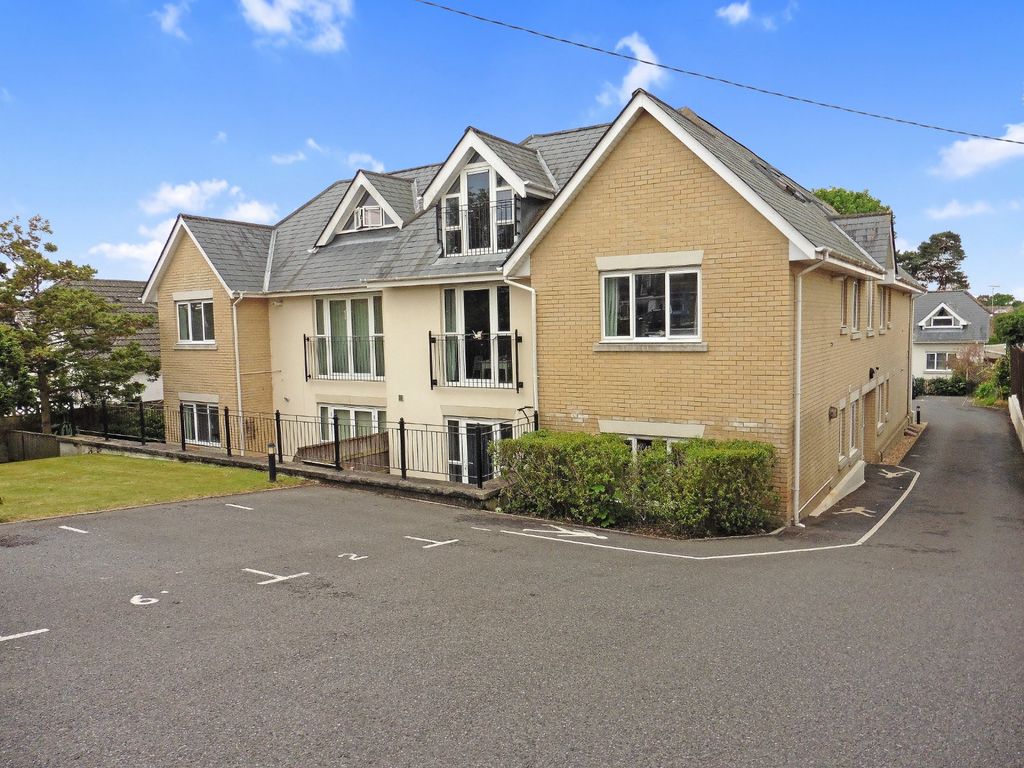 2 bed flat for sale in Blandford Road, Upton, Poole, Dorset BH16, £185,000