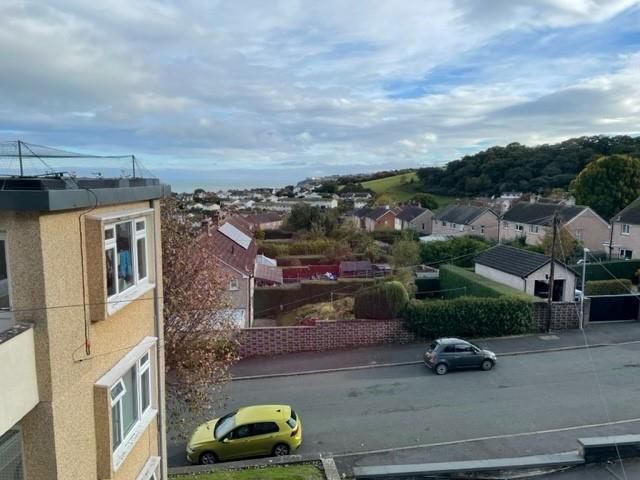 2 bed flat for sale in Severn Road, Colwyn Bay LL29, £110,000