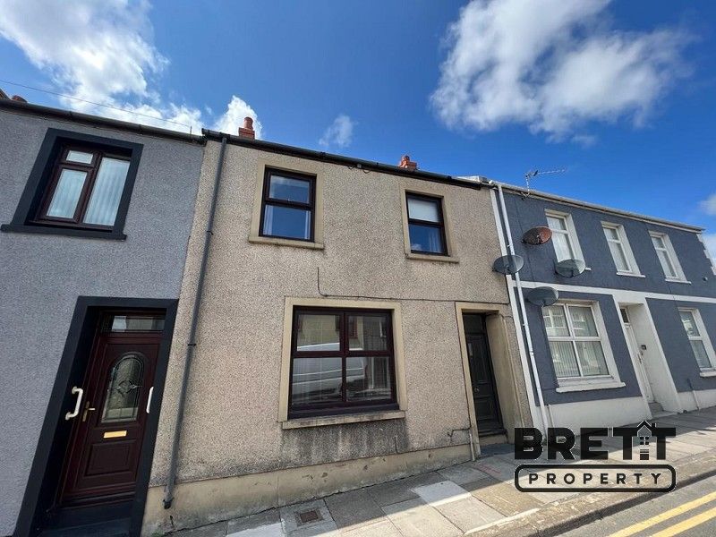 3 bed terraced house for sale in 32 Kensington Road, Neyland, Milford Haven, Pembrokeshire SA73, £169,950