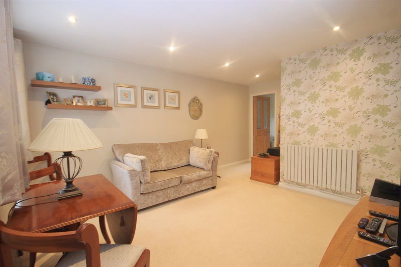 1 bed maisonette for sale in Dacre Close, Greenford UB6, £260,000