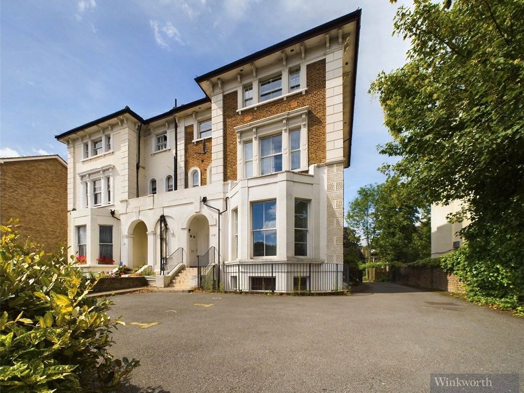 1 bed flat for sale in Ewell Road, Surbiton KT6, £300,000