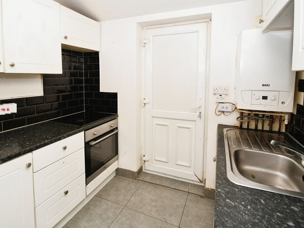 3 bed terraced house for sale in Spa Street, Lincoln LN2, £105,000