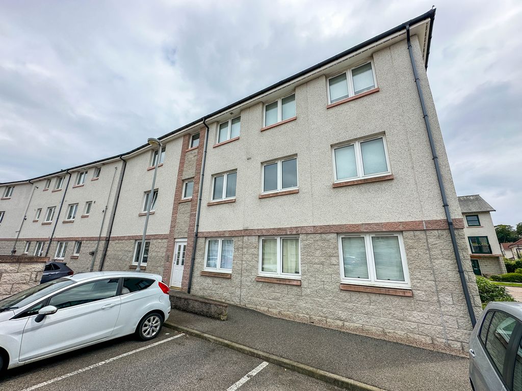 3 bed flat for sale in Grandholm Crescent, Aberdeen AB22, £150,000