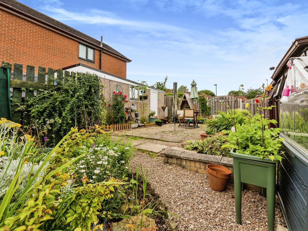 2 bed bungalow for sale in Thornbrook Gardens, Chapeltown, Sheffield, South Yorkshire S35, £245,000