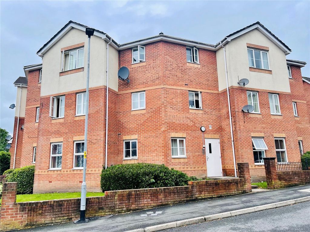 2 bed flat for sale in Leegrange Road, Manchester, Lancashire M9, £125,000
