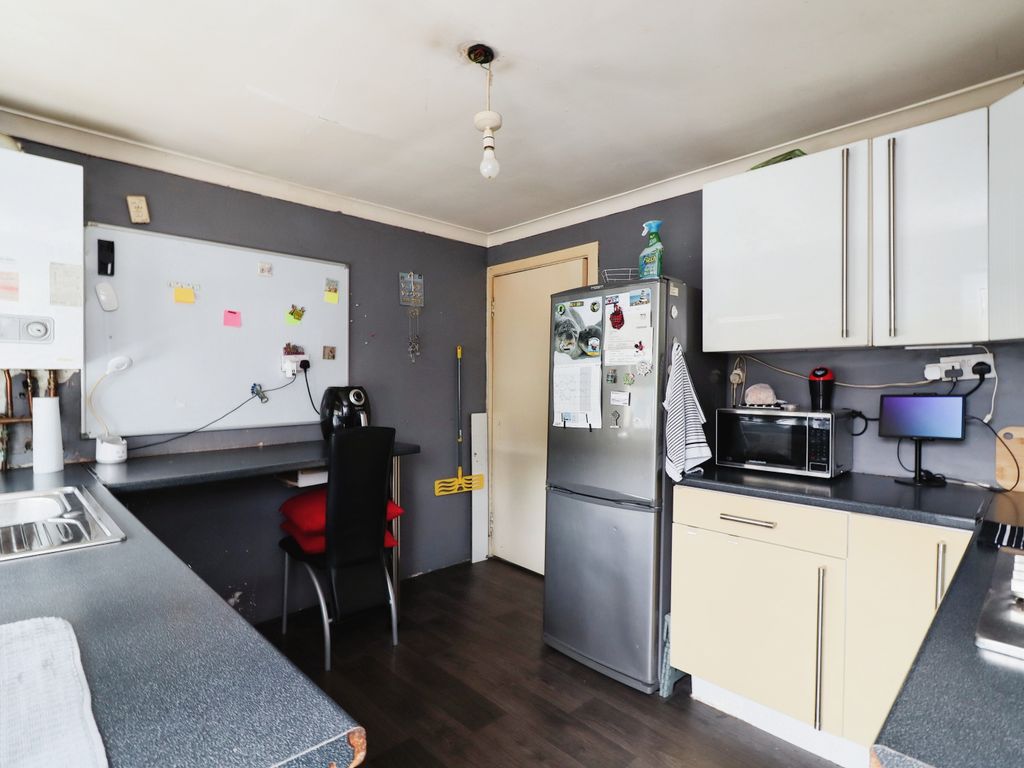 3 bed terraced house for sale in Albany Avenue, Glasgow G32, £130,000