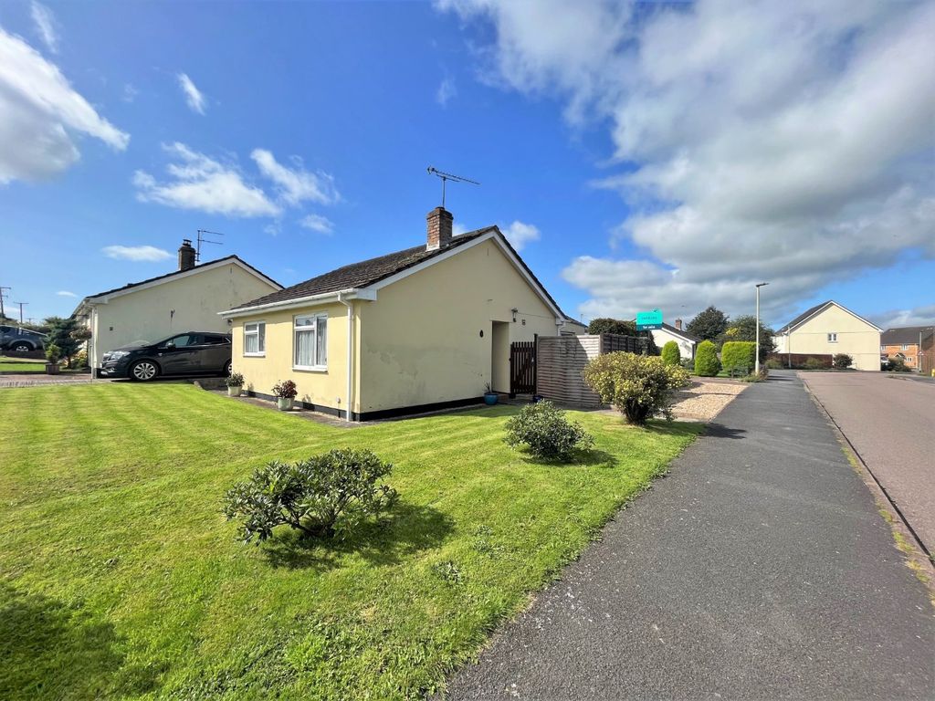 2 bed bungalow for sale in Brooke Road, Witheridge, Tiverton, Devon EX16, £210,000