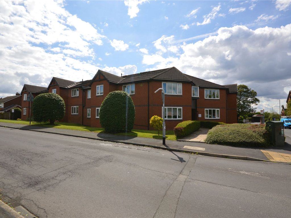 2 bed flat for sale in Grangefield Court, Garforth, Leeds LS25, £165,000