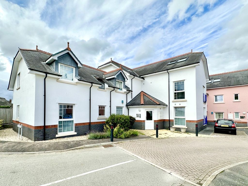 2 bed flat for sale in Woolbrook Road, Sidmouth, Devon EX10, £220,000