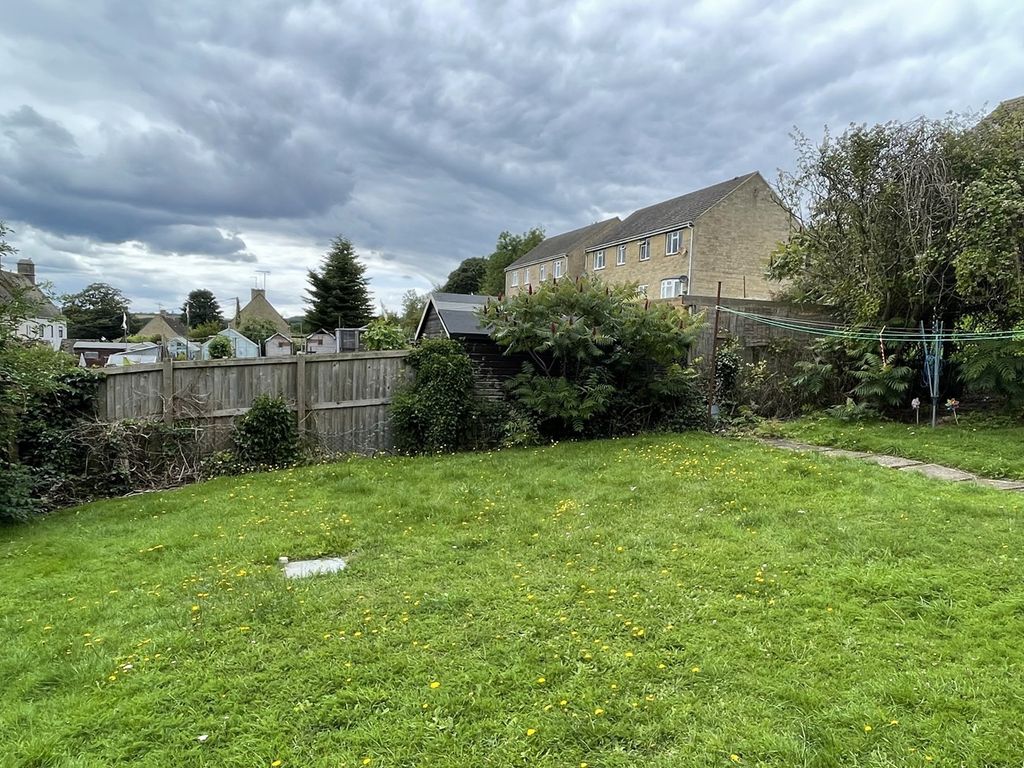 1 bed flat for sale in The Sunground, Avening GL8, £129,950