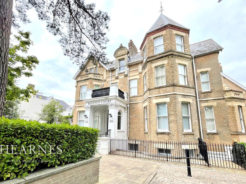 2 bed flat for sale in Knyveton Road, Bournemouth BH1, £325,000