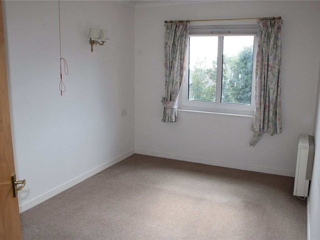 1 bed flat for sale in Lyndhurst Court, Hunstanton PE36, £135,000