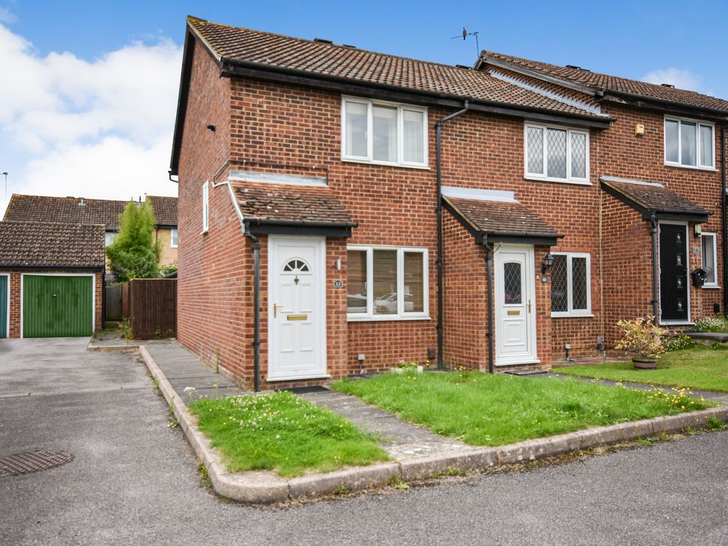 2 bed end terrace house for sale in Flodden Drive, Calcot, Reading RG31, £285,000