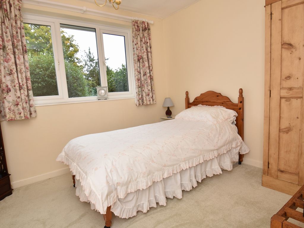 3 bed detached bungalow for sale in Wincanton, Somerset BA9, £325,000