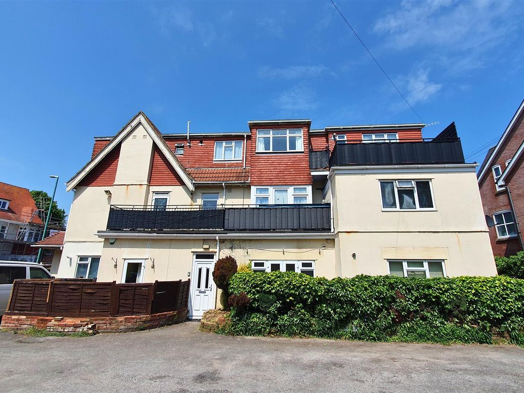 2 bed flat for sale in Sea Road, Boscombe, Bournemouth BH5, £225,000
