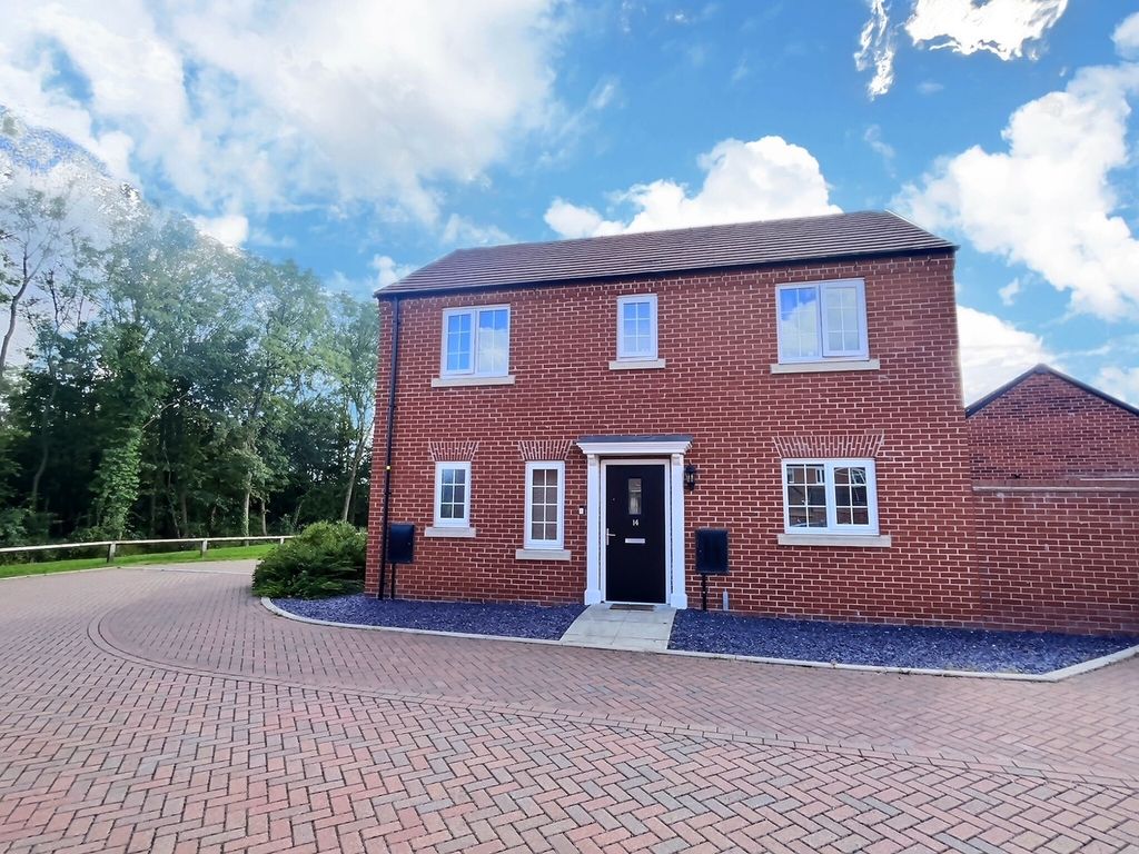 3 bed detached house for sale in Fenton Close, Peterborough PE7, £315,000