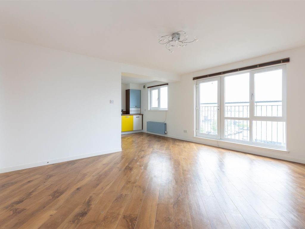 2 bed flat for sale in Monart Road, Perth PH1, £142,995