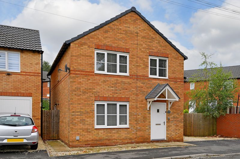 4 bed detached house for sale in Archdale Road, Sheffield S2, £230,000