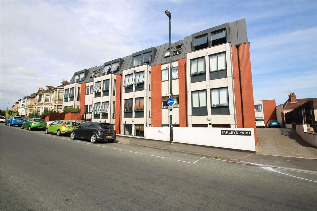 2 bed flat for sale in Coronation Road, Southville, Bristol BS3, £285,000