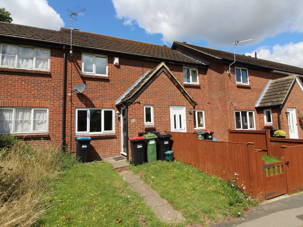 2 bed terraced house for sale in Greenwich Gardens, Newport Pagnell MK16, £260,000