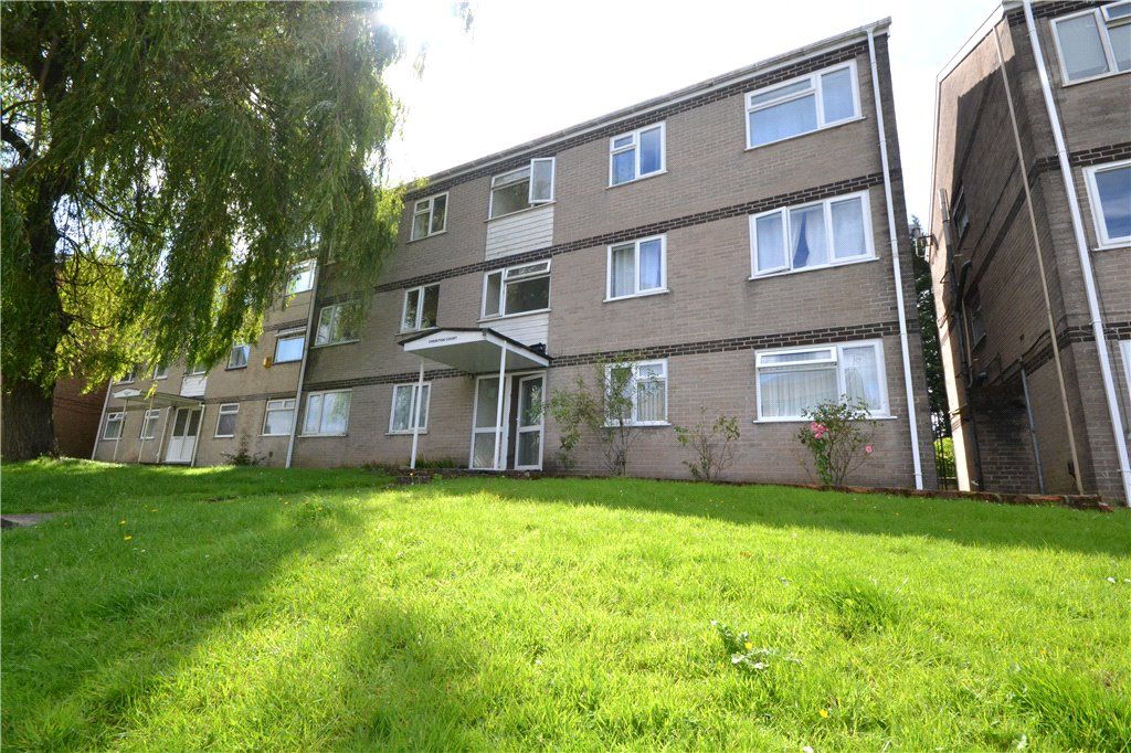 2 bed flat for sale in Cheriton Court, Cranleigh Rise, Rumney CF3, £130,000