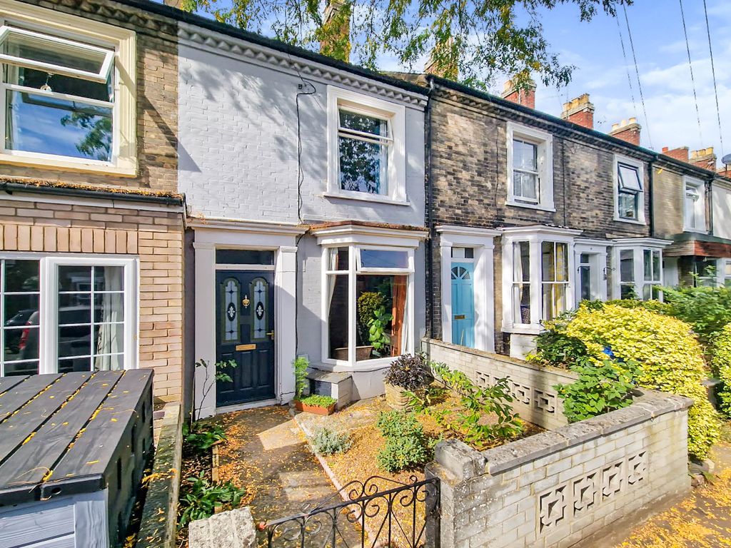 3 bed terraced house for sale in Edinburgh Road, Norwich NR2, £260,000