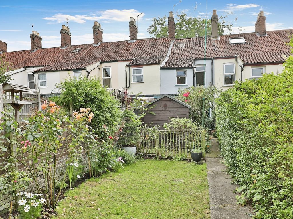 3 bed terraced house for sale in Edinburgh Road, Norwich NR2, £260,000