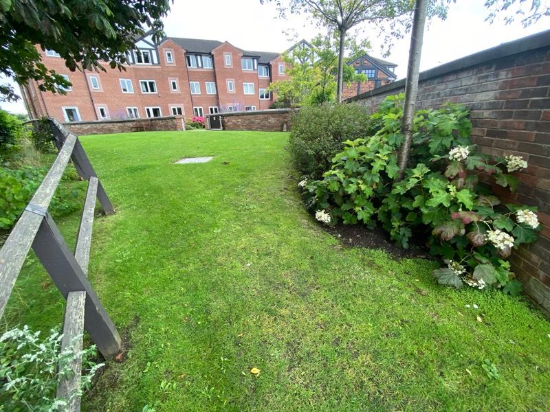 1 bed flat for sale in London Road, Northwich CW9, £52,500