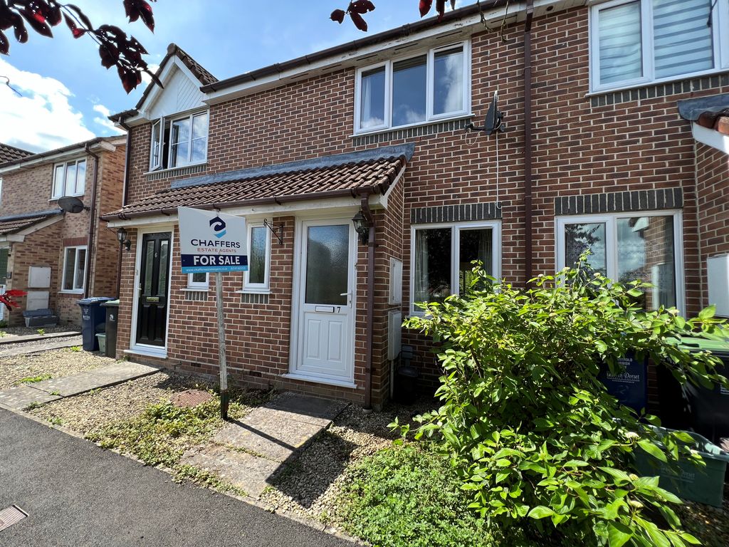 2 bed terraced house for sale in Ivy Close, Gillingham SP8, £210,000