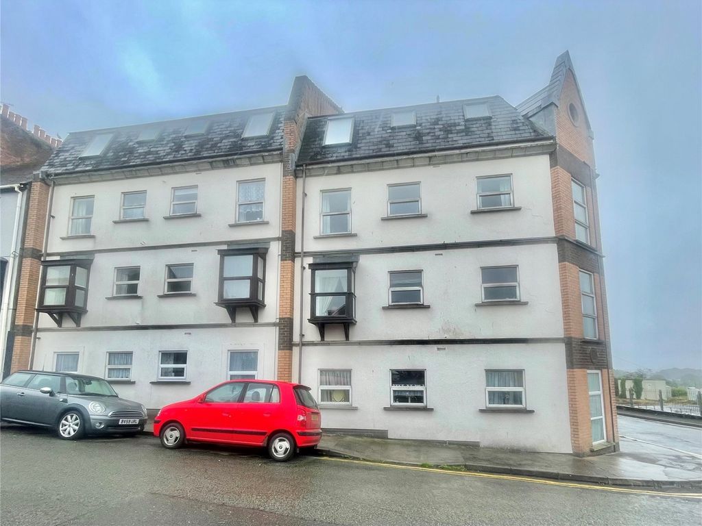 2 bed flat for sale in Clareston Court, Clareston Road, Tenby, Pembrokeshire SA70, £100,000