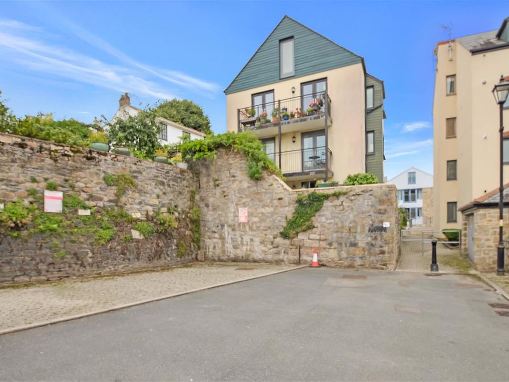 2 bed end terrace house for sale in Anchor Quay, Penryn TR10, £265,000