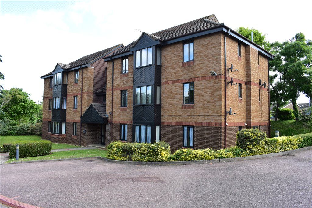 1 bed flat for sale in Willow Road, Potton, Sandy SG19, £138,000