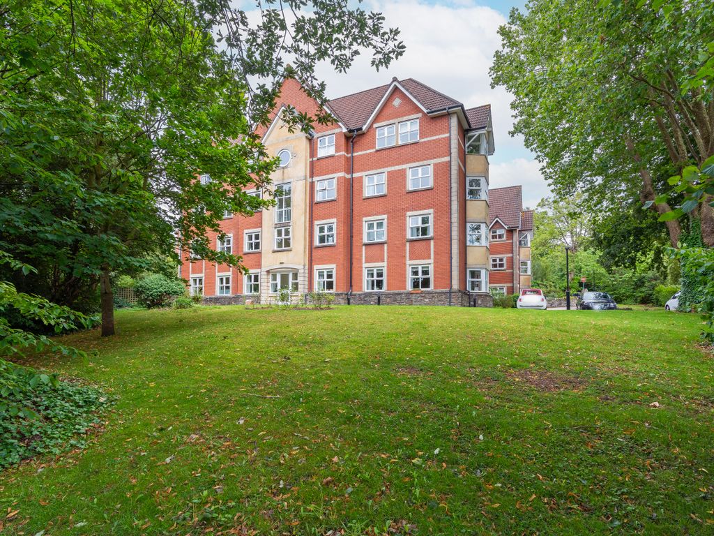 2 bed flat for sale in The Oaks, Brynland Avenue, Bristol BS7, £165,000